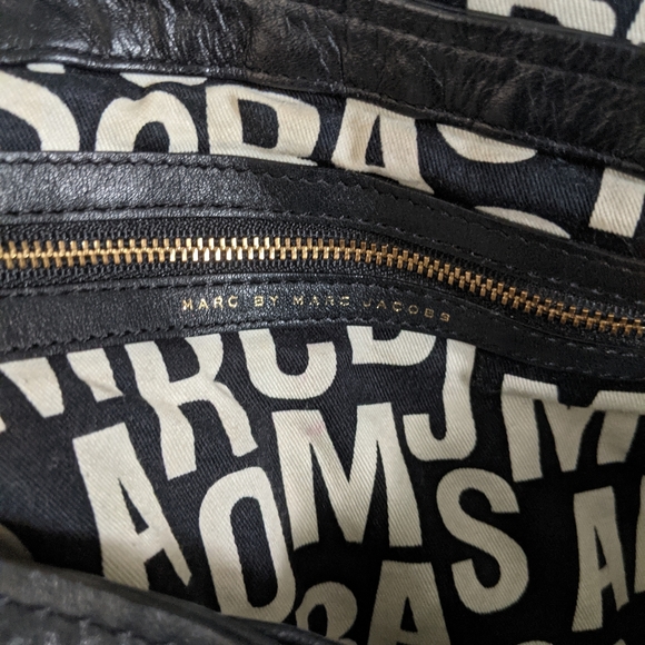 MARC BY MARC JACOBS Black Leather Purse - Picture 7 of 10